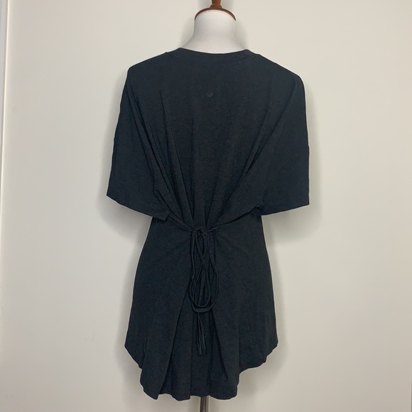 LULULEMON Heathered Black Side Tie V-Neck T-Shirt 10 - Picture 12 of 12